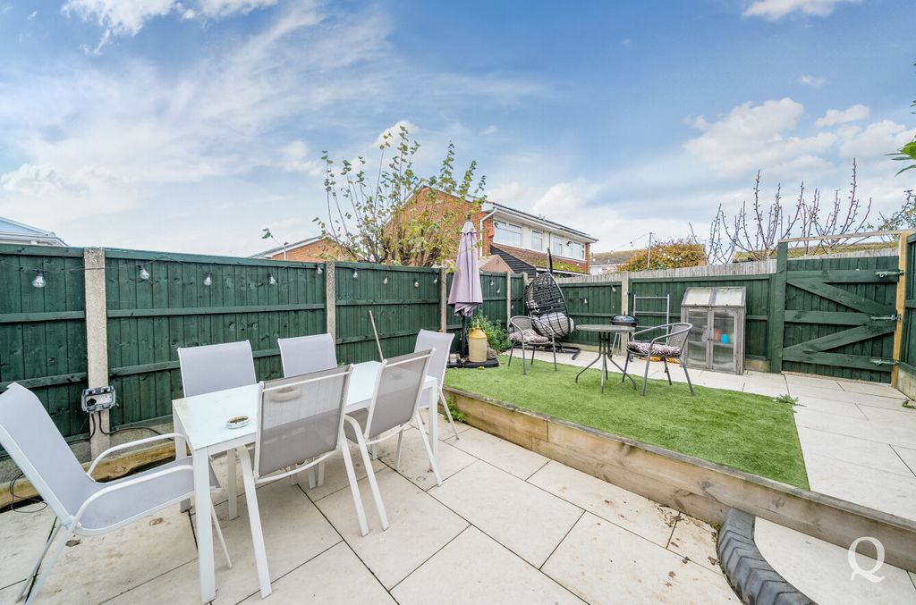 Property photo 3 of 19 0A46F3Ad-6d57-48F...