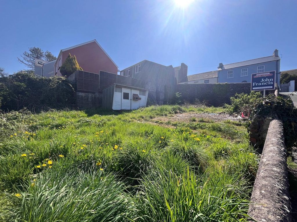 Property photo 2 of 9 Picture No. 12