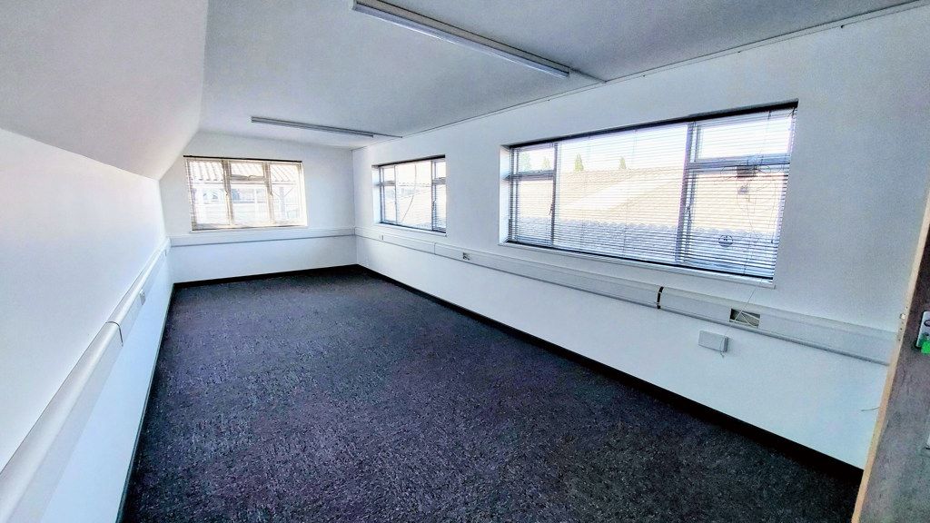 Property photo 3 of 7 Photo 10