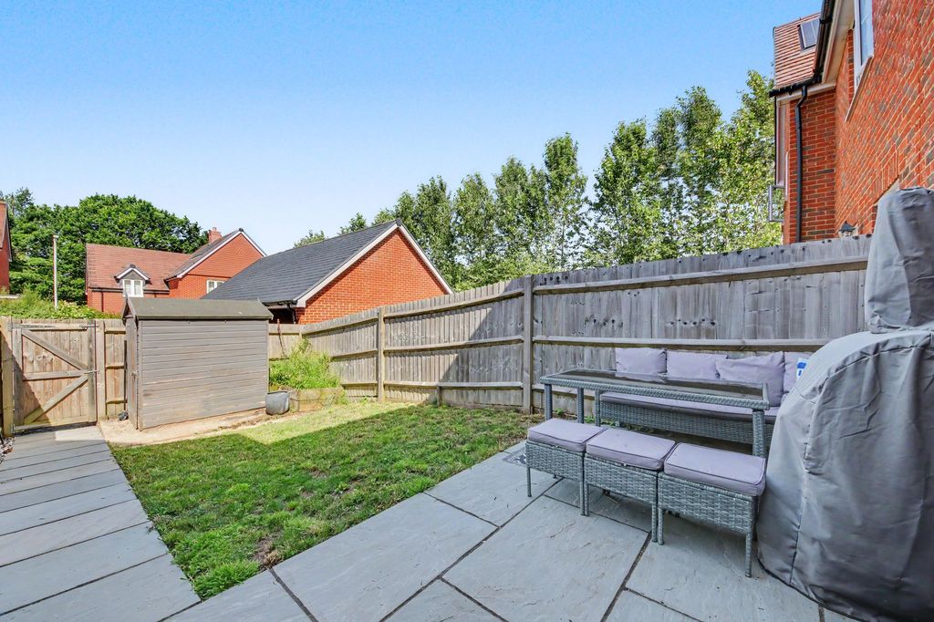 Property photo 3 of 11