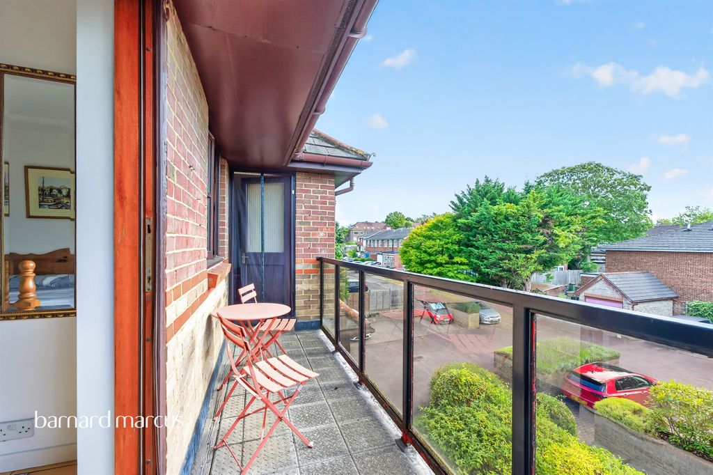 Property photo 2 of 18