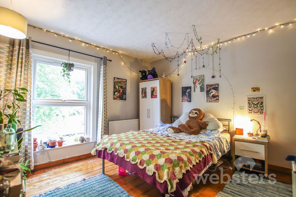 Property photo 3 of 9