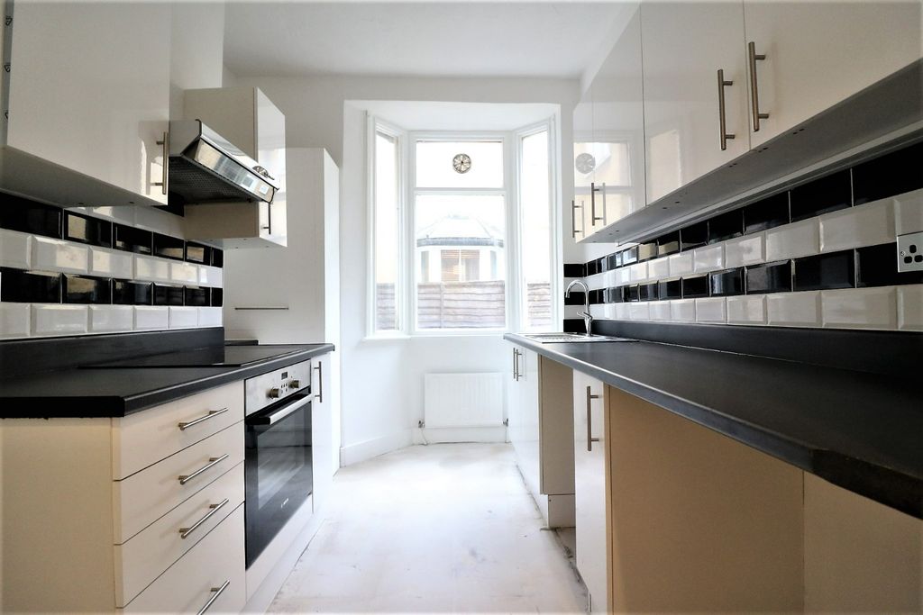 Property photo 2 of 6 1052622