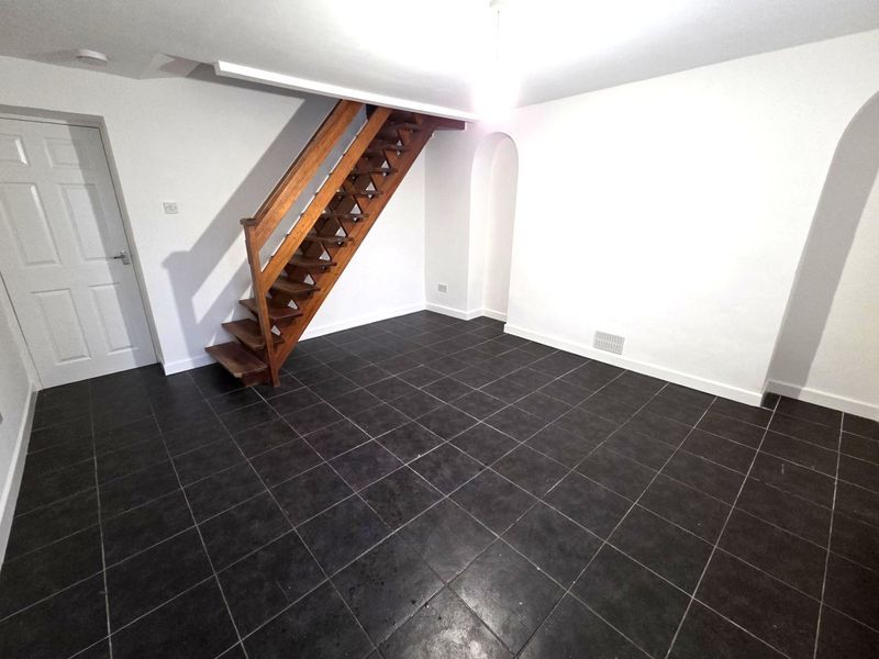 Property photo 2 of 19 Photo 5