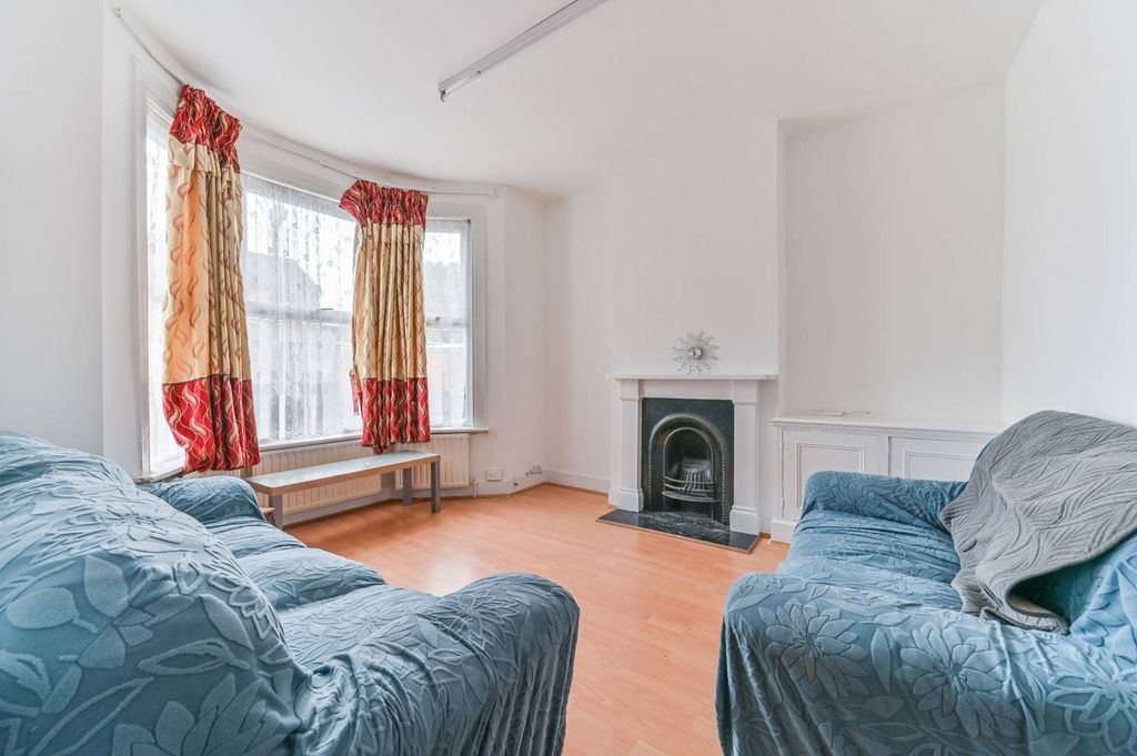 Property photo 2 of 12