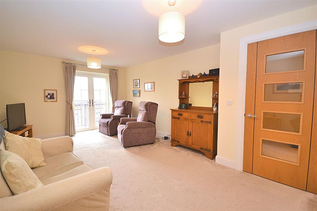 Property photo 2 of 19 17 (27).Png