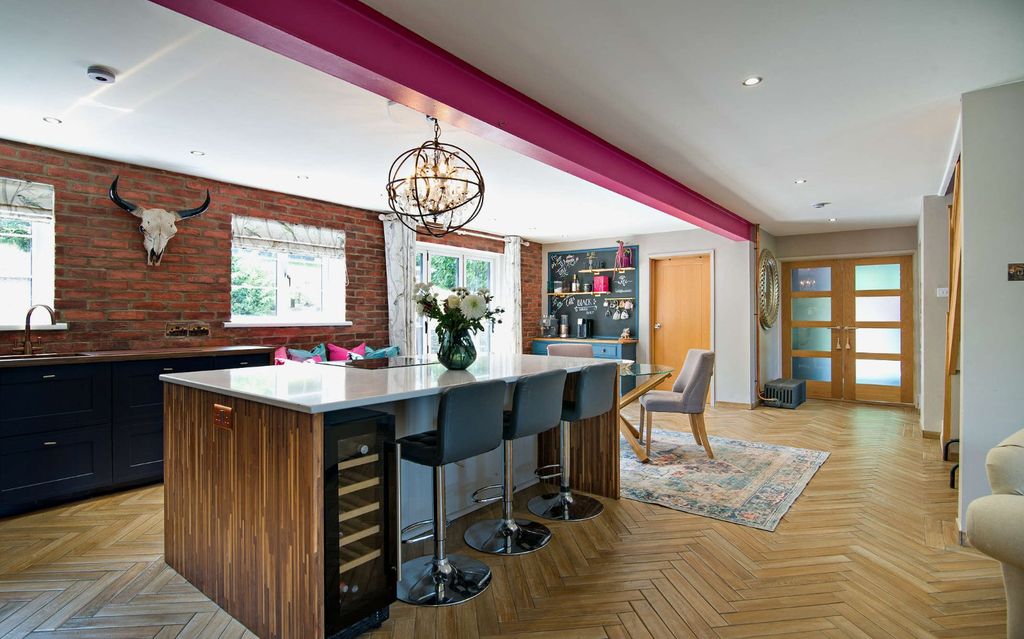 Property photo 3 of 23 Kitchen