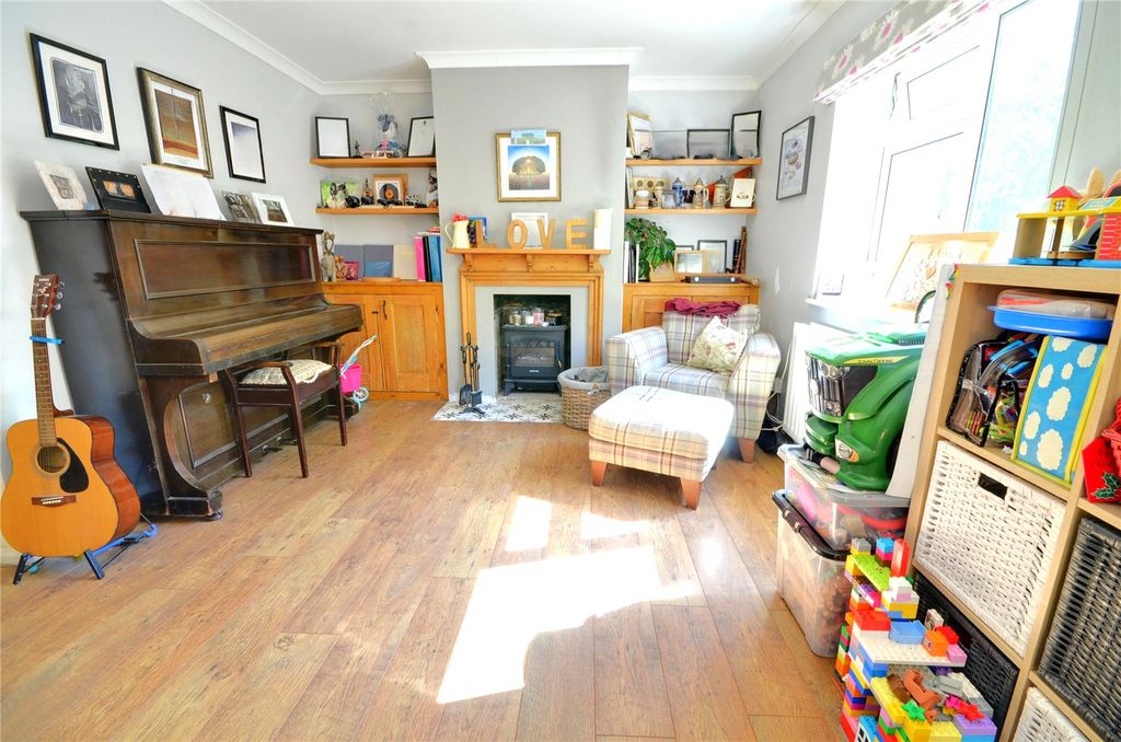 Property photo 2 of 32 Living Room