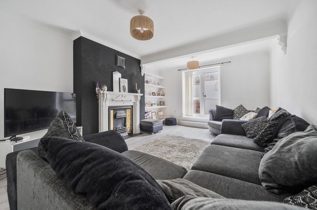 Property photo 2 of 10 Picture No. 02