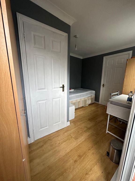 Property photo 2 of 7 Gallery