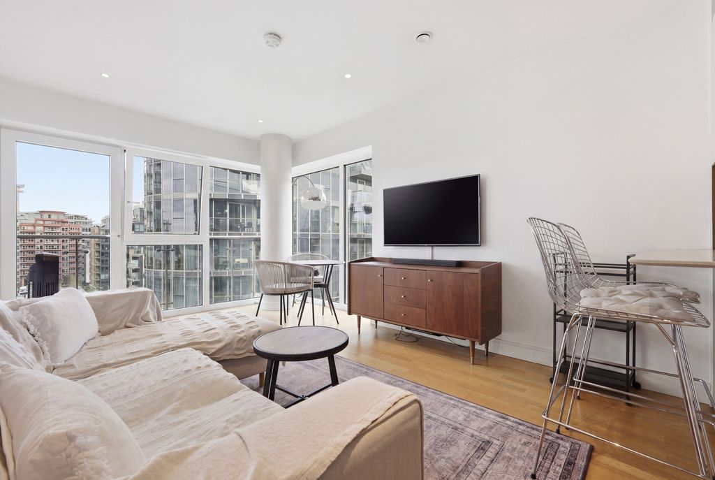 Property photo 2 of 17 Photo 1