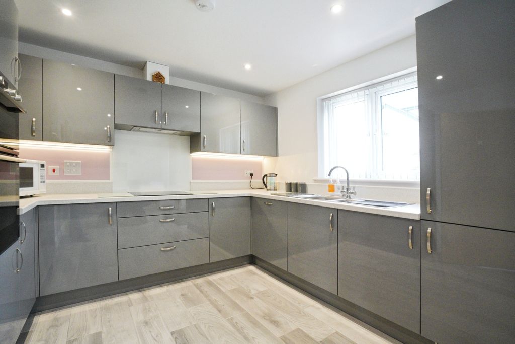 Property photo 2 of 23 Kitchen/Diner