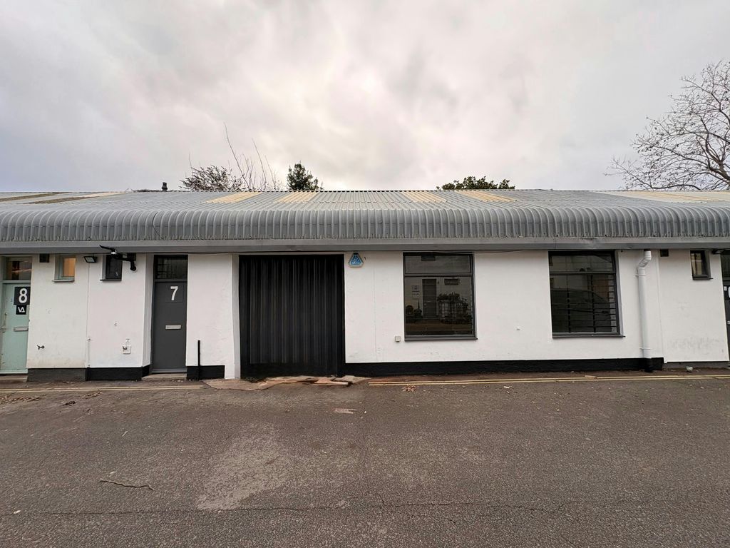 Property photo 1 of 8 Brook Lane Unit 7 (Front).Jpg