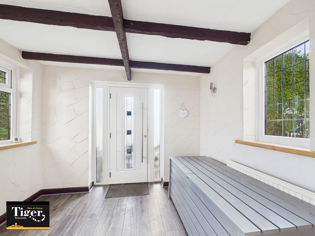 Property photo 2 of 60