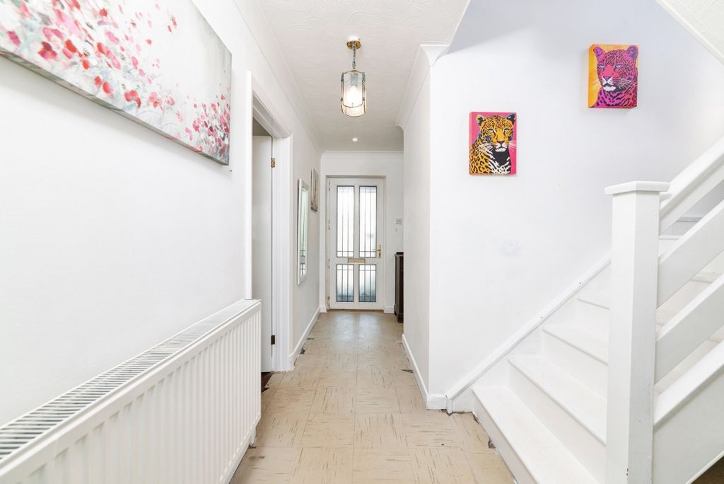 Property photo 2 of 20 Pbox-Img.Jpg