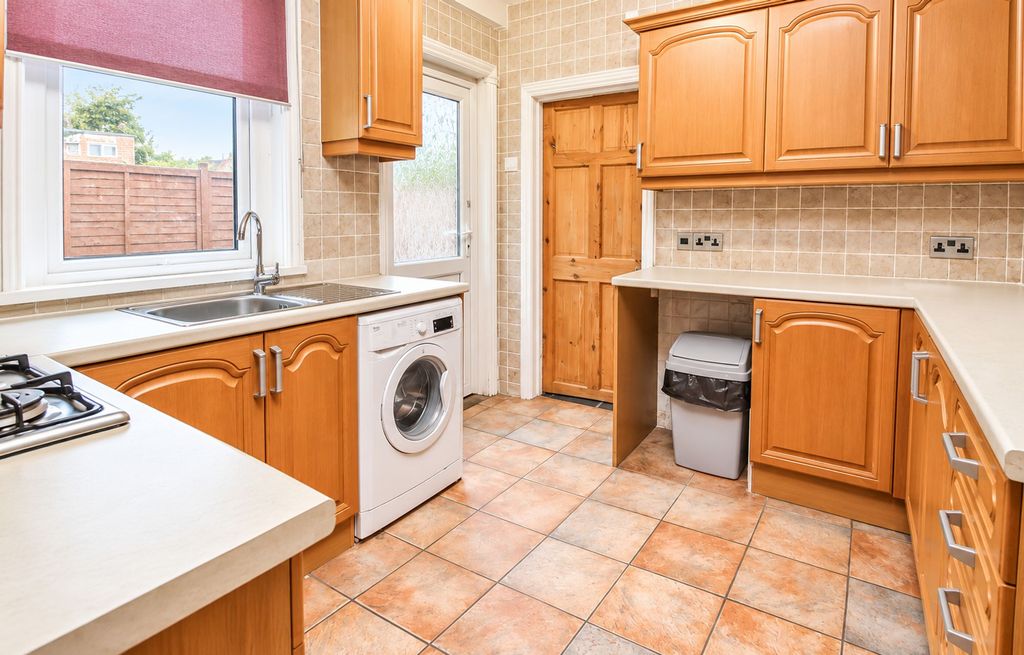 Property photo 3 of 12