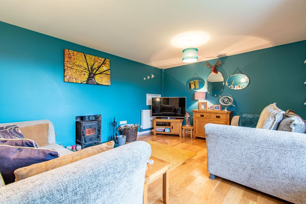 Property photo 2 of 22