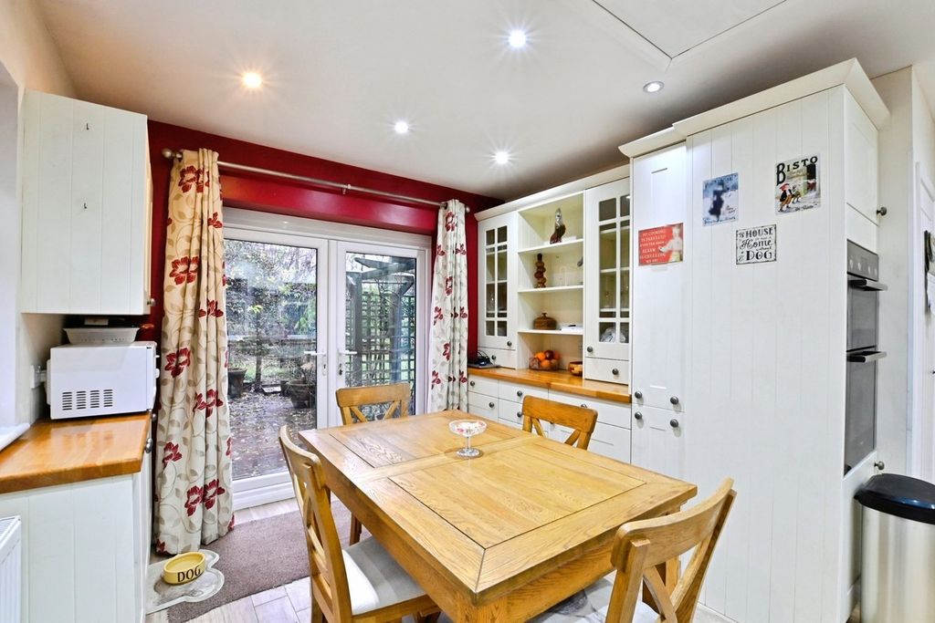 Property photo 3 of 20