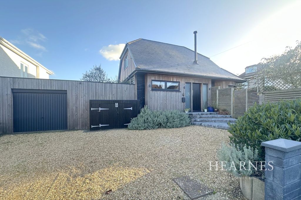 Property photo 1 of 18