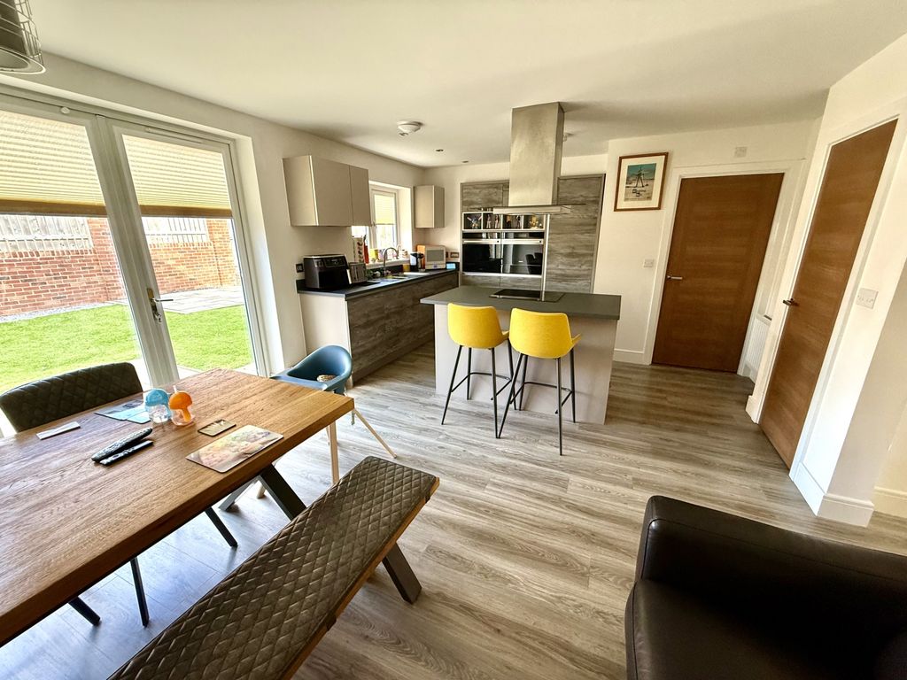 Property photo 3 of 13 Img_5081