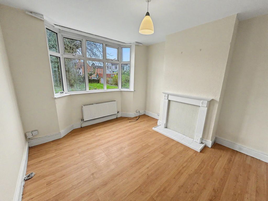 Property photo 2 of 16 Living Room