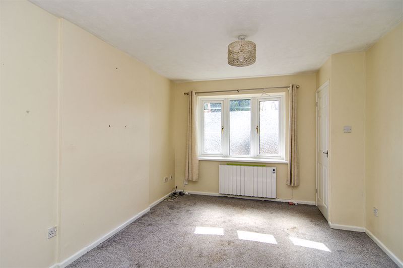 Property photo 3 of 7 Photo 5