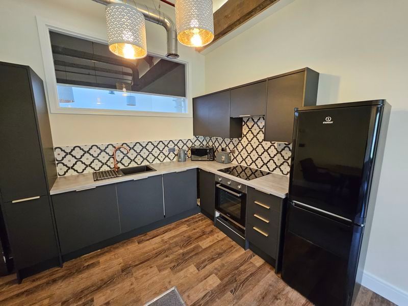 Property photo 3 of 9 Photo 9