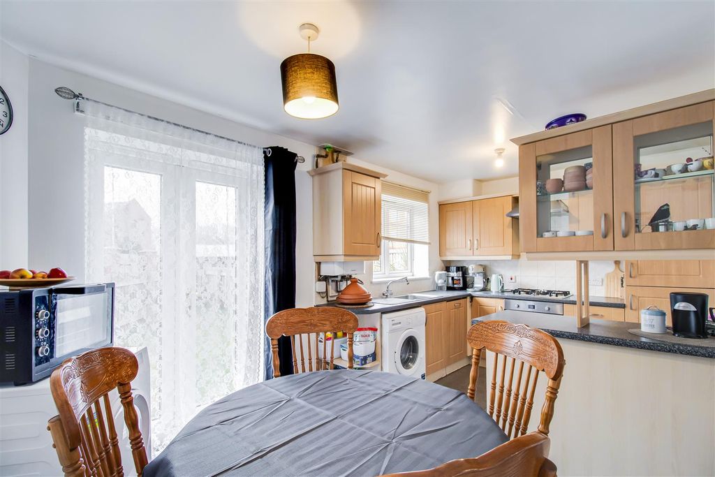 Property photo 3 of 12 Kitchen/Diner