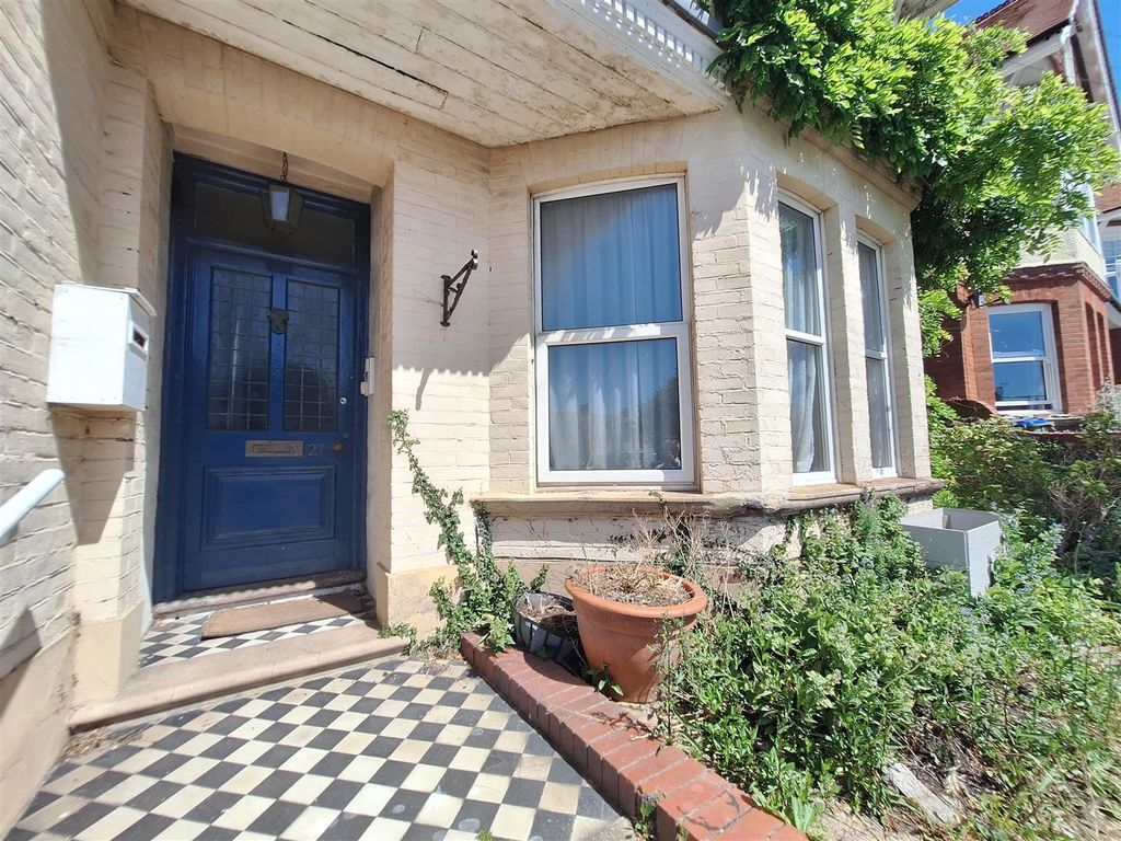 Property photo 2 of 24 Entrance