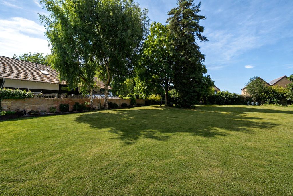 Property photo 2 of 18 Picture No. 25