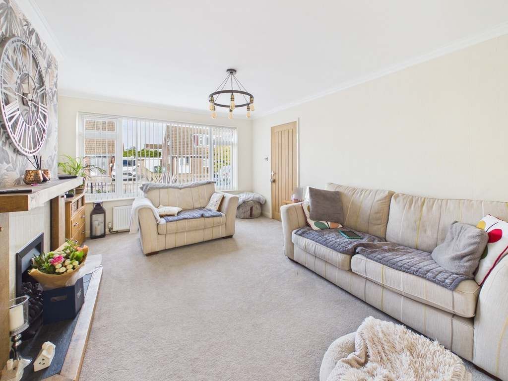 Property photo 2 of 14 Lounge