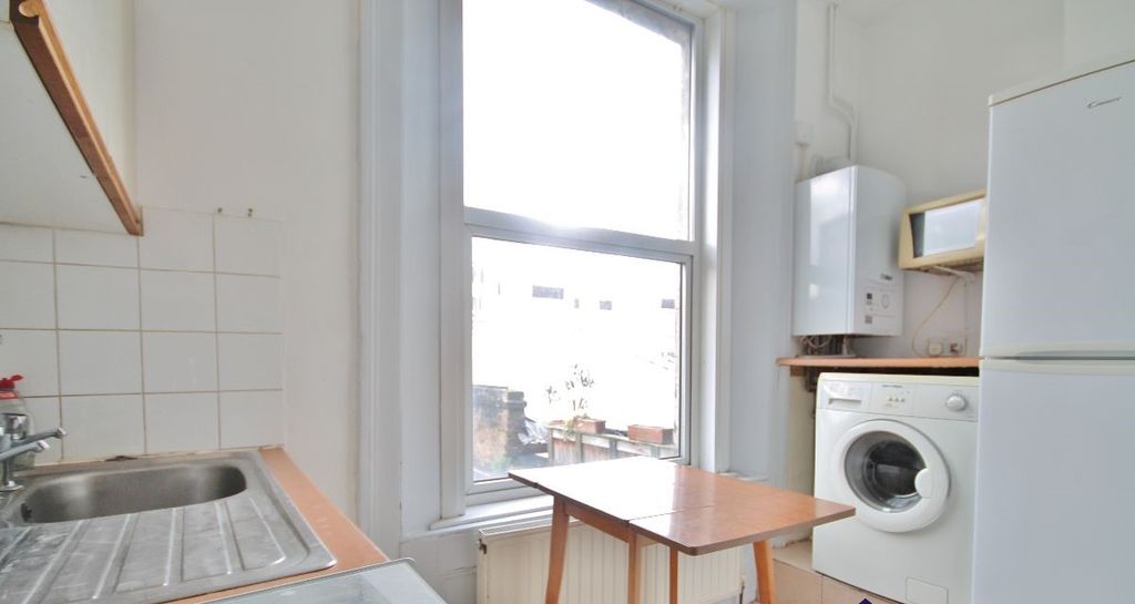 Property photo 2 of 25 01F9Fc7A-47Df-4F08-8E8A-118c2348F422