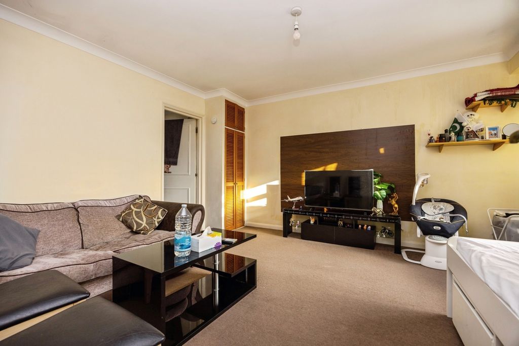 Property photo 2 of 8 Pbox-Img.Jpg