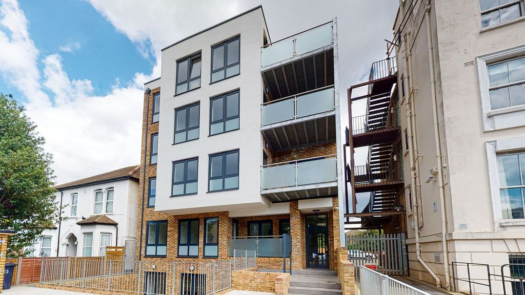 Property photo 1 of 9 Outside