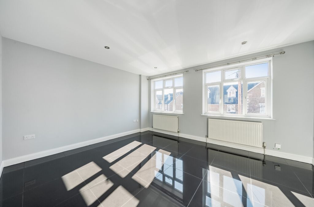 Property photo 2 of 10 Picture No. 03