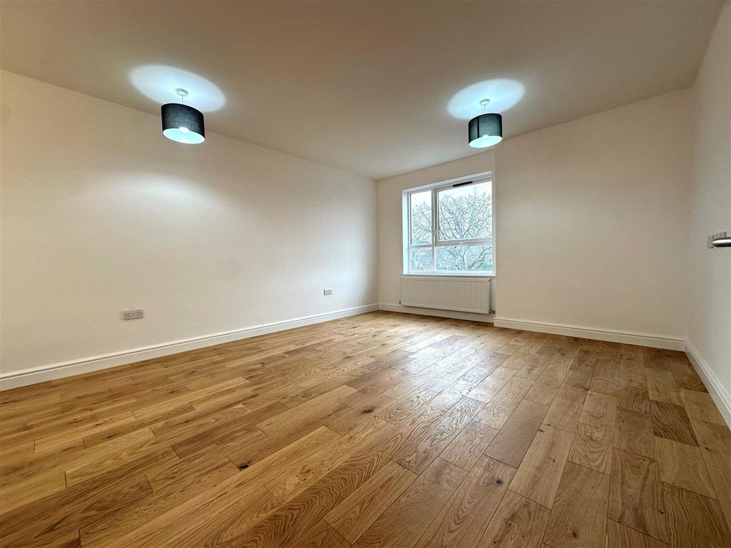 Property photo 3 of 8 Coopers Estate Agents