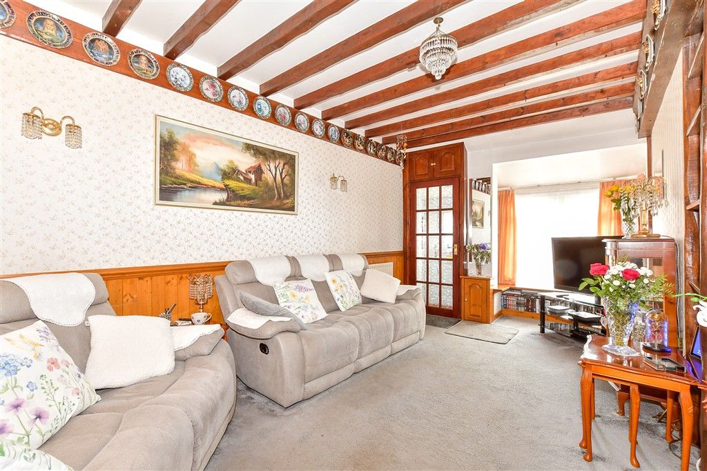 Property photo 1 of 14 Lounge