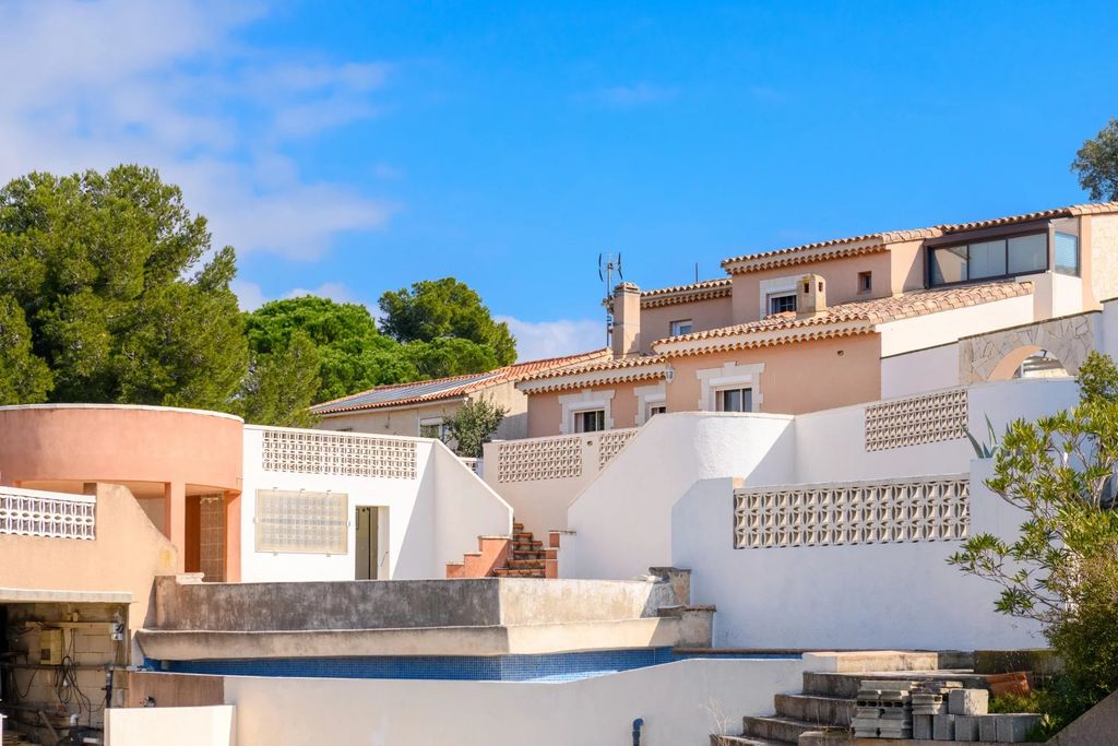 Property photo 2 of 21