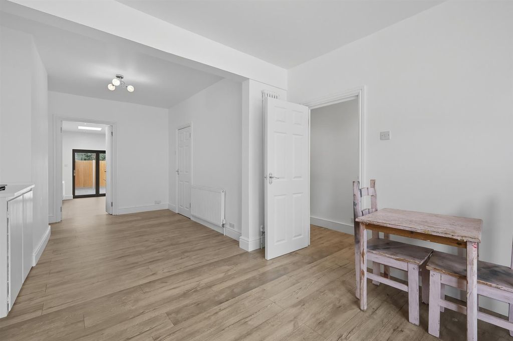 Property photo 2 of 27 5