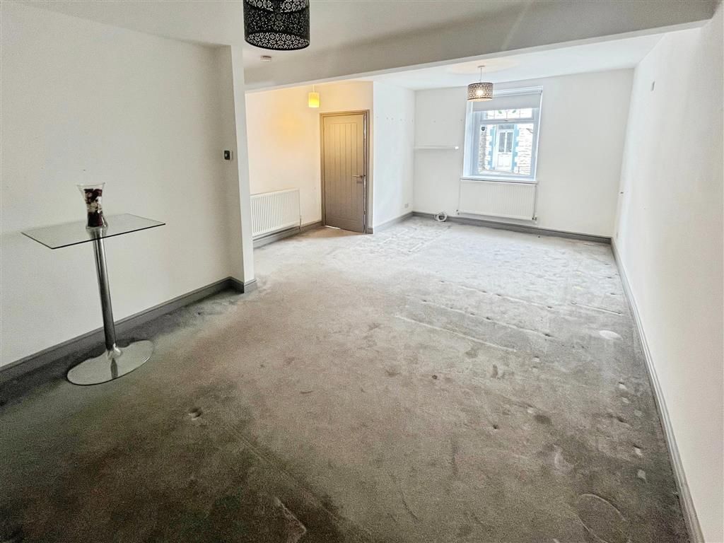 Property photo 3 of 10 Living Room