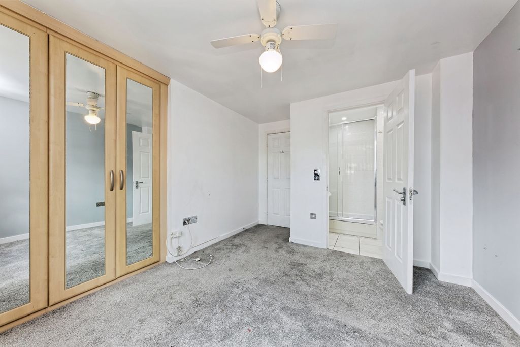 Property photo 3 of 25 Pbox-Img.Jpg