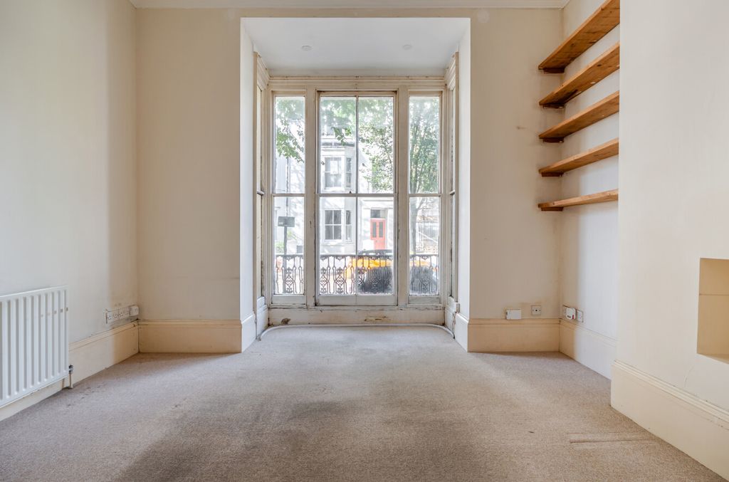 Property photo 2 of 16 1536105-8-1A13A05...