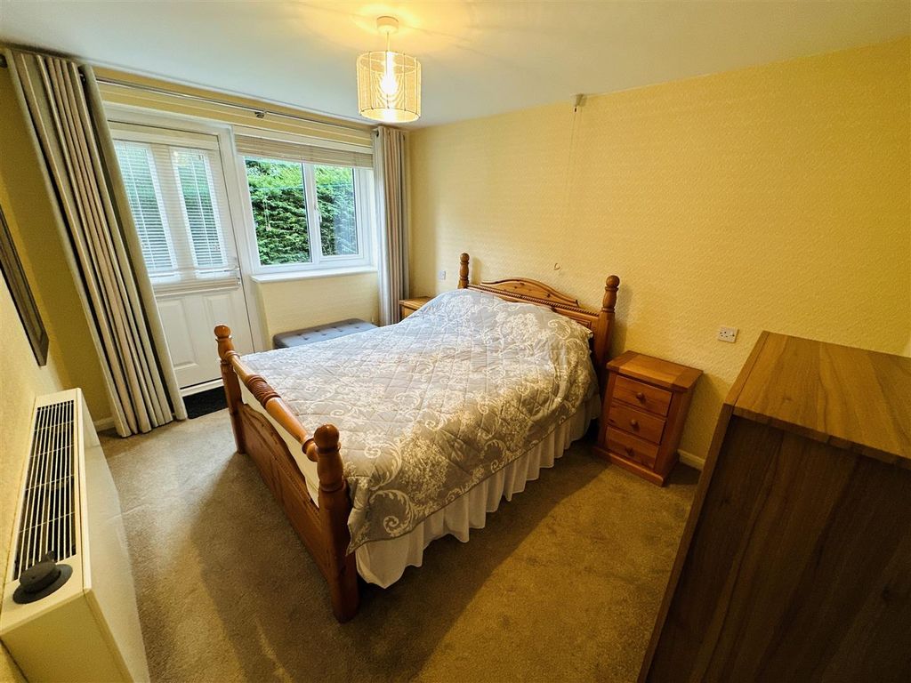 Property photo 3 of 11 Bedroom One