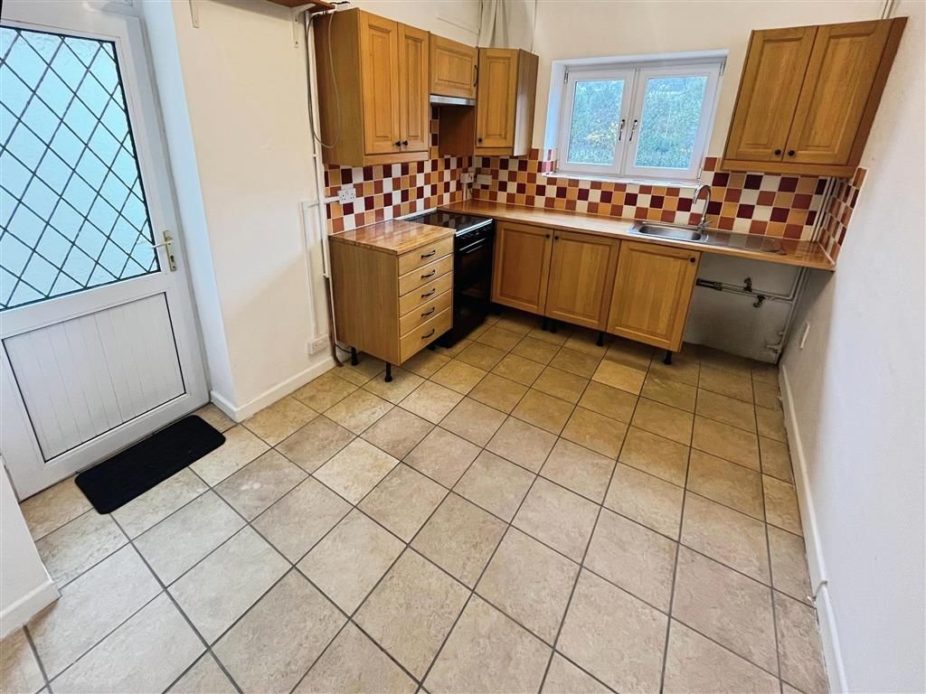 Property photo 3 of 13 Kitchen