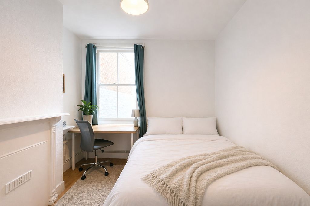 Property photo 3 of 11 Photo 12