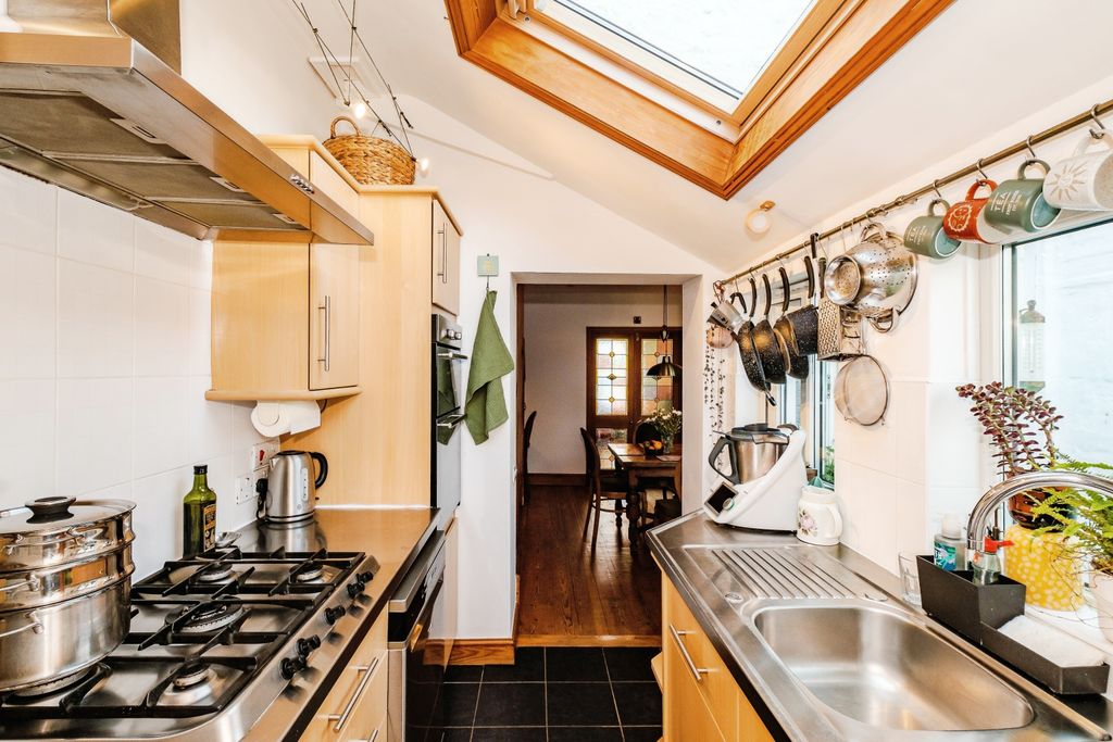 Property photo 3 of 21 Photo #3