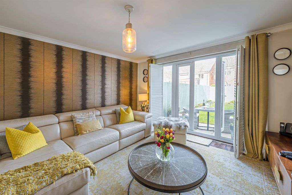 Property photo 2 of 20