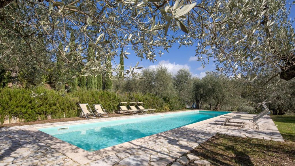 Property photo 3 of 40