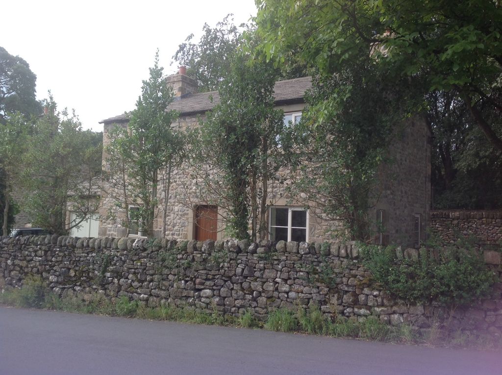 Property photo 3 of 20 Frontage