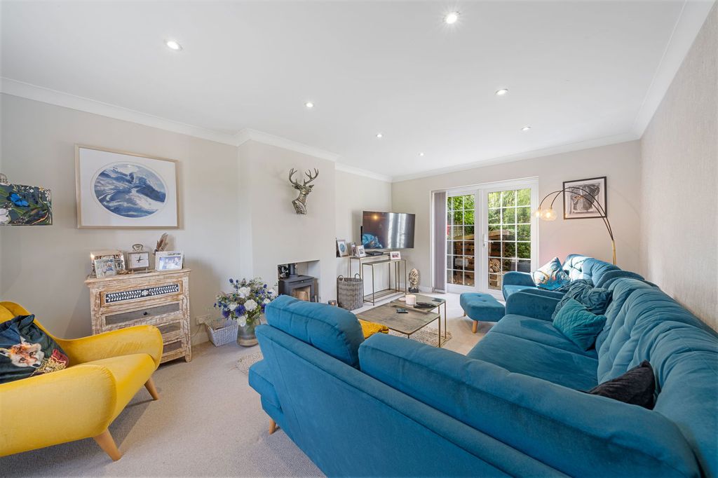 Property photo 2 of 32